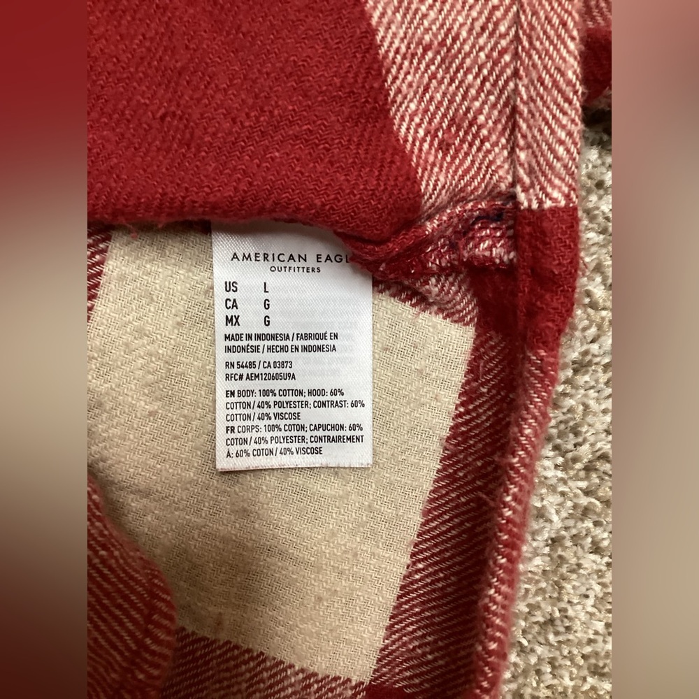 American Eagle Outfitters Red and Cream Cropped Buffalo Plaid Hooded Flannel - Picture 7 of 9